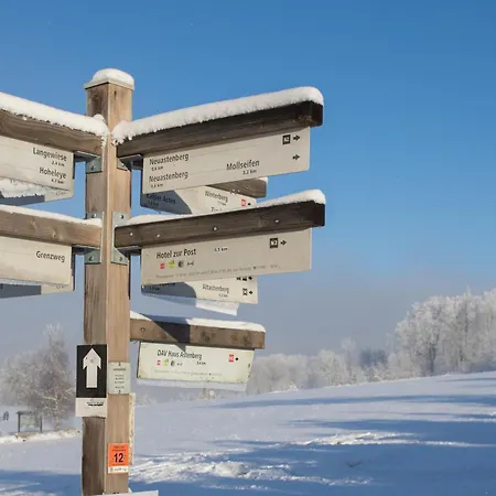 Welcome In - In In Den Bergen, Direkt An Der Piste Daire Winterberg